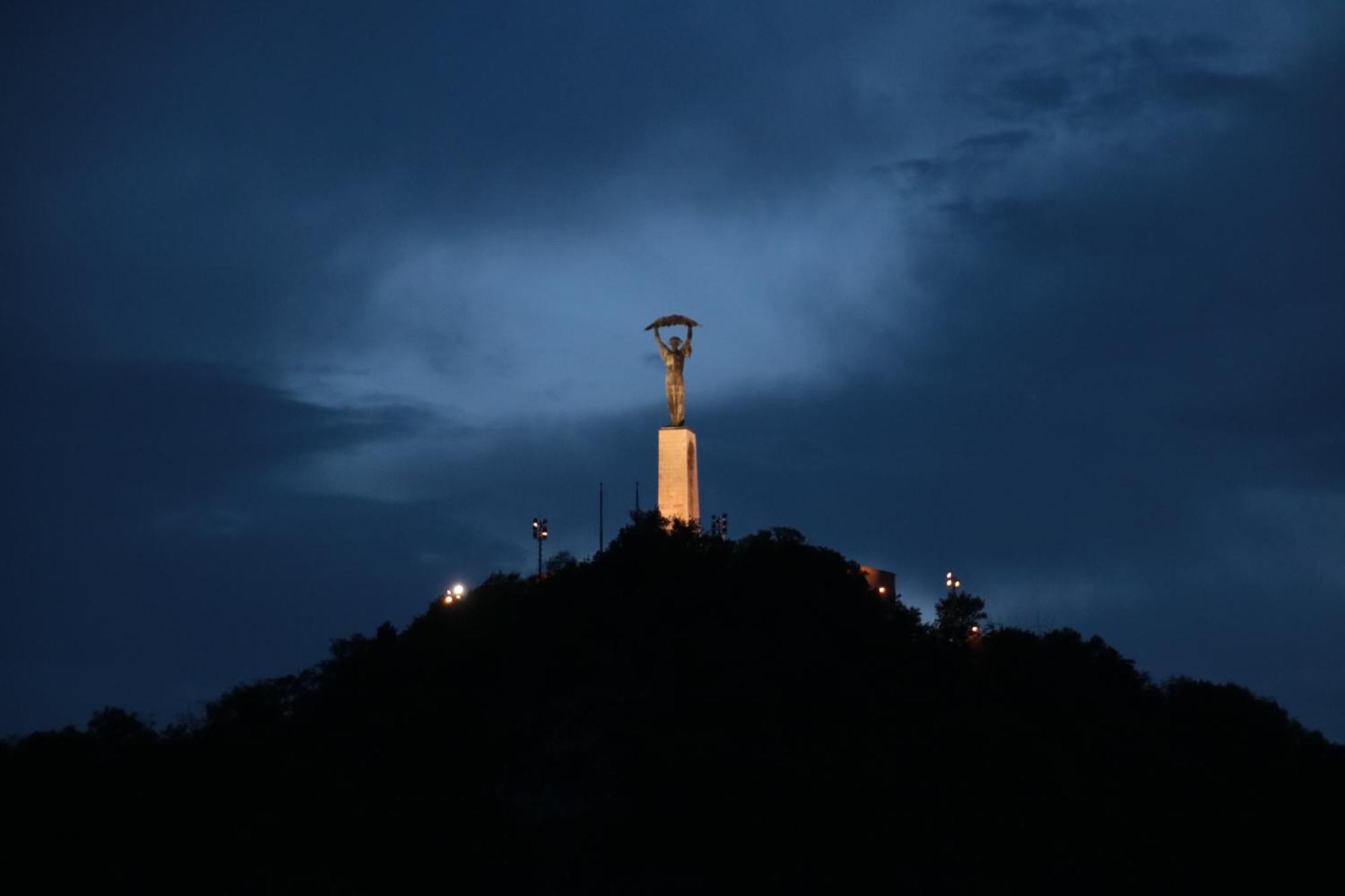Ds36 Budapest-3 Haloszobas Lakas A Belvaros Sziveben